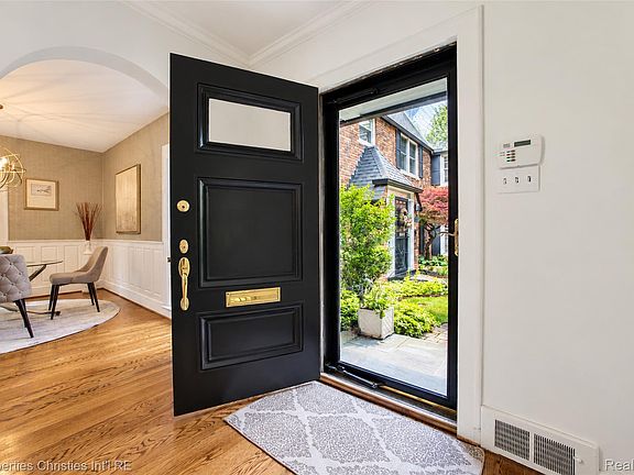 3rd image of 399 Rivard Blvd