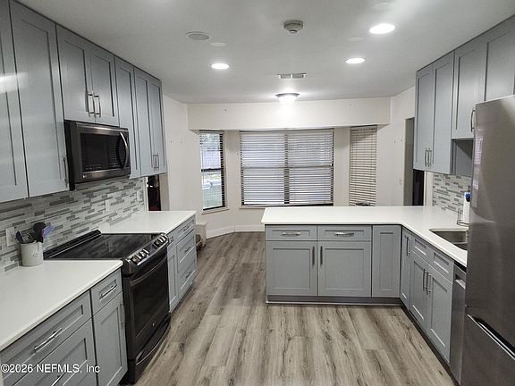 3rd image of 10348 SEQUOYA Drive