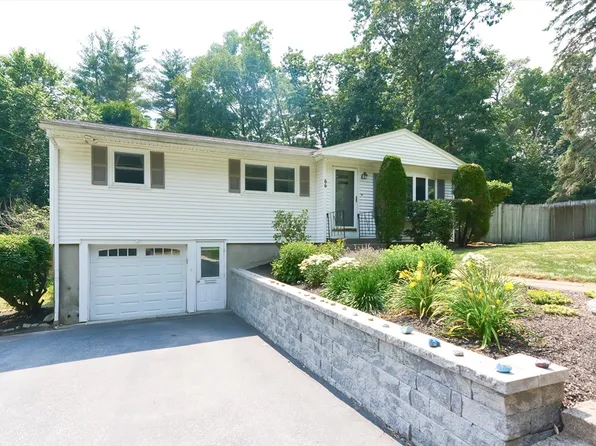 66 Old Bolton Rd, Hudson, MA 01749