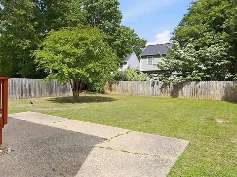 10019 Crystal Lake Ave — Photo 16
