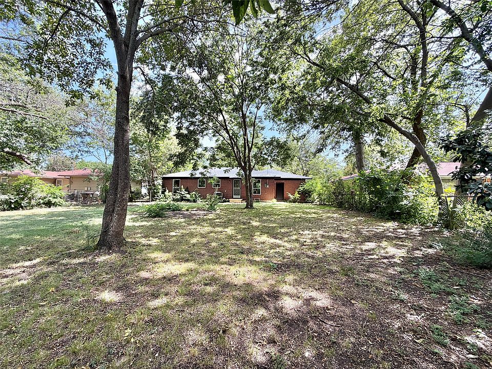 22nd image of 1812 Carlton St