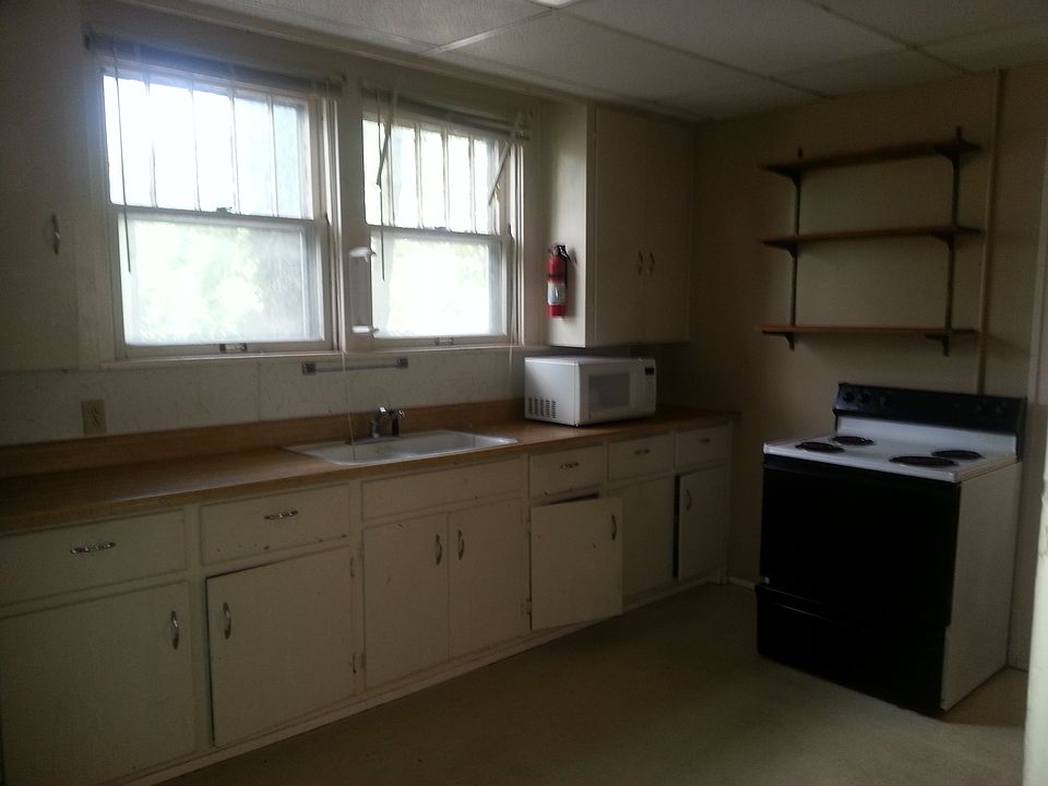 2nd image of 1510 Rosemary Ln #A