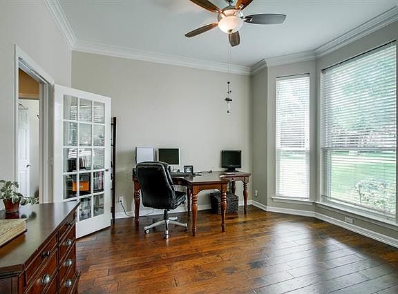 4th image of 215 Salem Ct