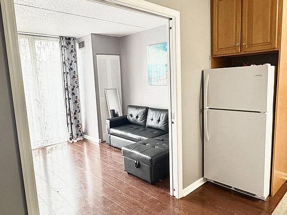 3rd image of 401 Cooper Landing Rd Unit 428