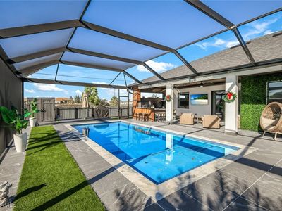 712 NE 2nd Pl, Cape Coral, FL, 33909