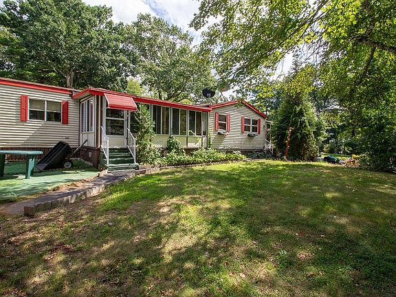 2nd image of 11 N Dewberry Lane