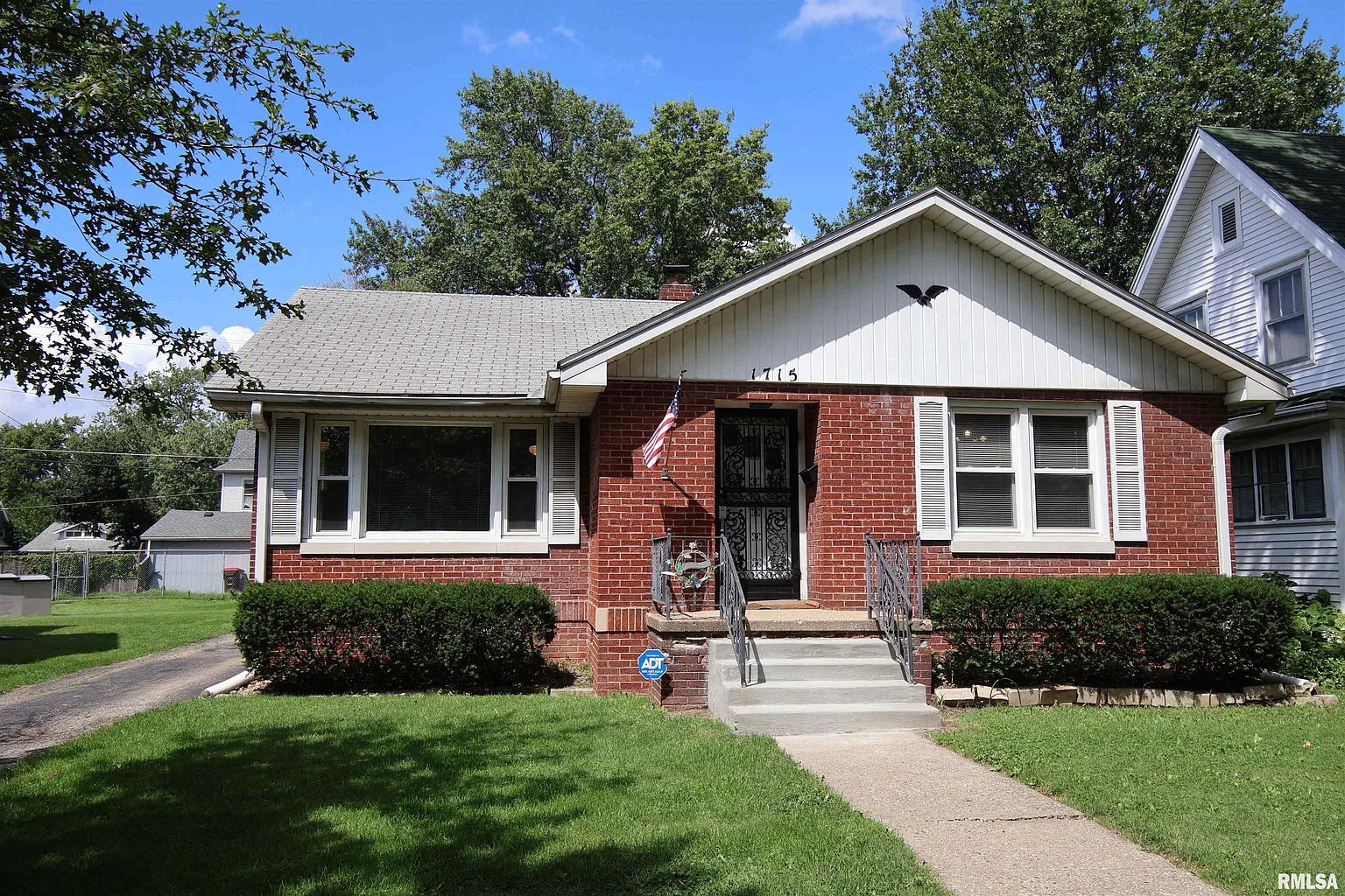 1715 W Ayres Ave photo 1