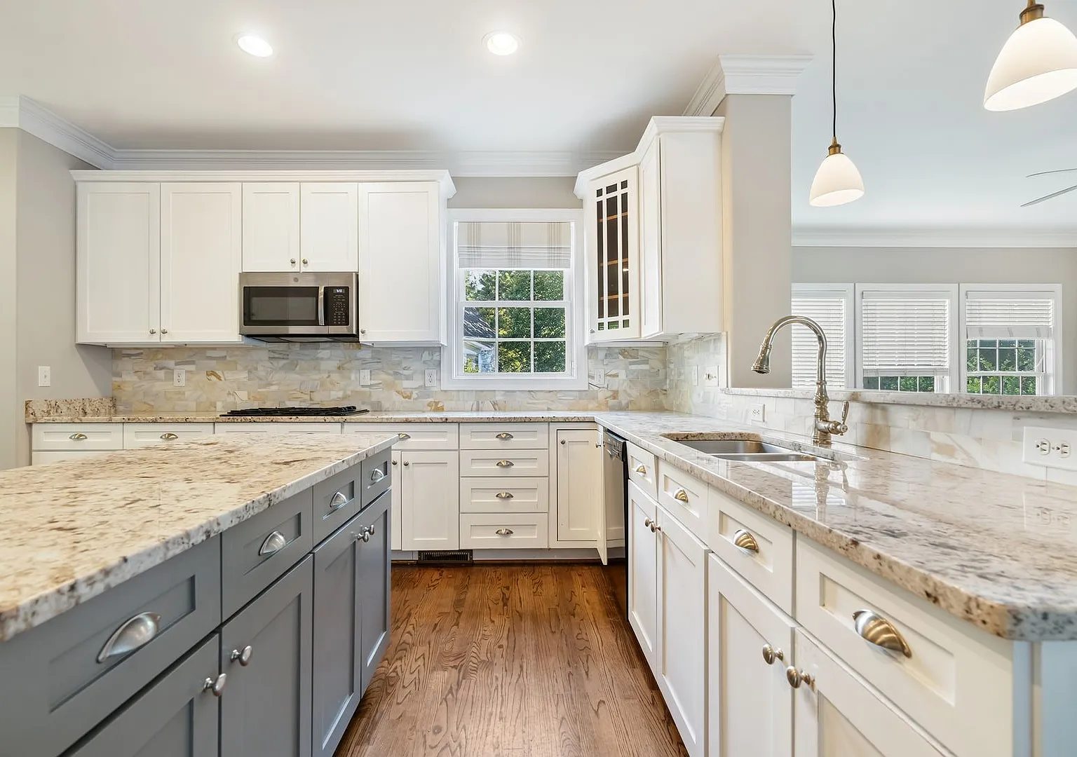 Welcome to Governor's Village Sprawling one level living with added Bonus space — Photo 2