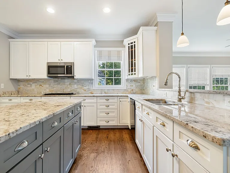 30135 Porter Dr — Photo 2