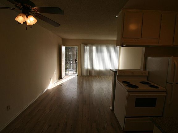 2nd image of 711 Machado Dr APT 6