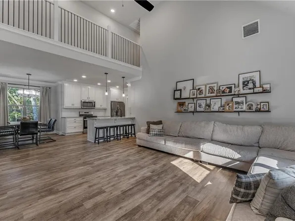13 Hinckley Cir, Bella Vista, AR 72714