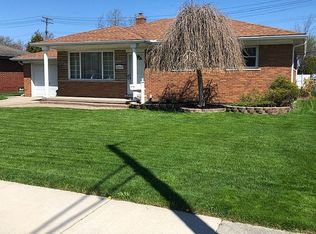 20319 Yale St, Saint Clair Shores, MI 48081