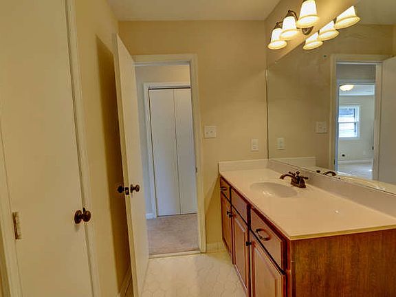 5th image of 2407 Cottage Pl