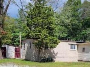 13753 State Rd, Nunica, MI 49448