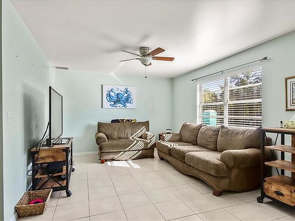 3rd image of 6219 Herb St