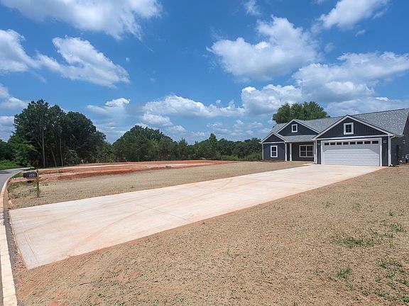 4th image of 502 Hellams Rd