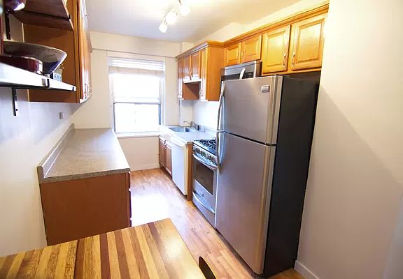 3rd image of 575 Grand St #1001E
