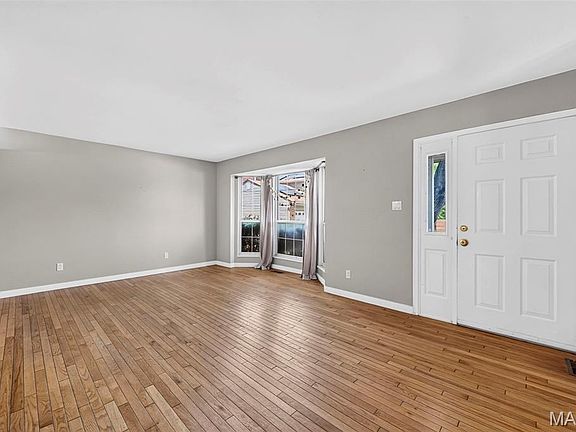 2nd image of 1544 Saint Vincent Ct