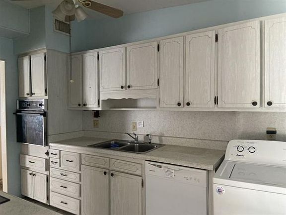 5th image of 2319 Holyoke Ave