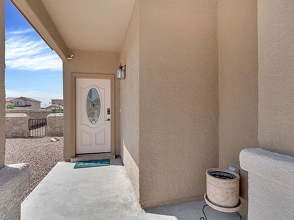 3rd image of 7632 Mammoth Ln