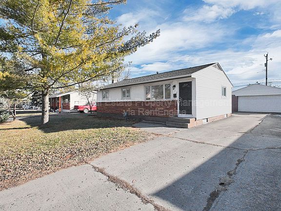 3rd image of 472 Buena Vista Ave