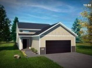 2525 Fulton Loop S, Fargo, ND 58104