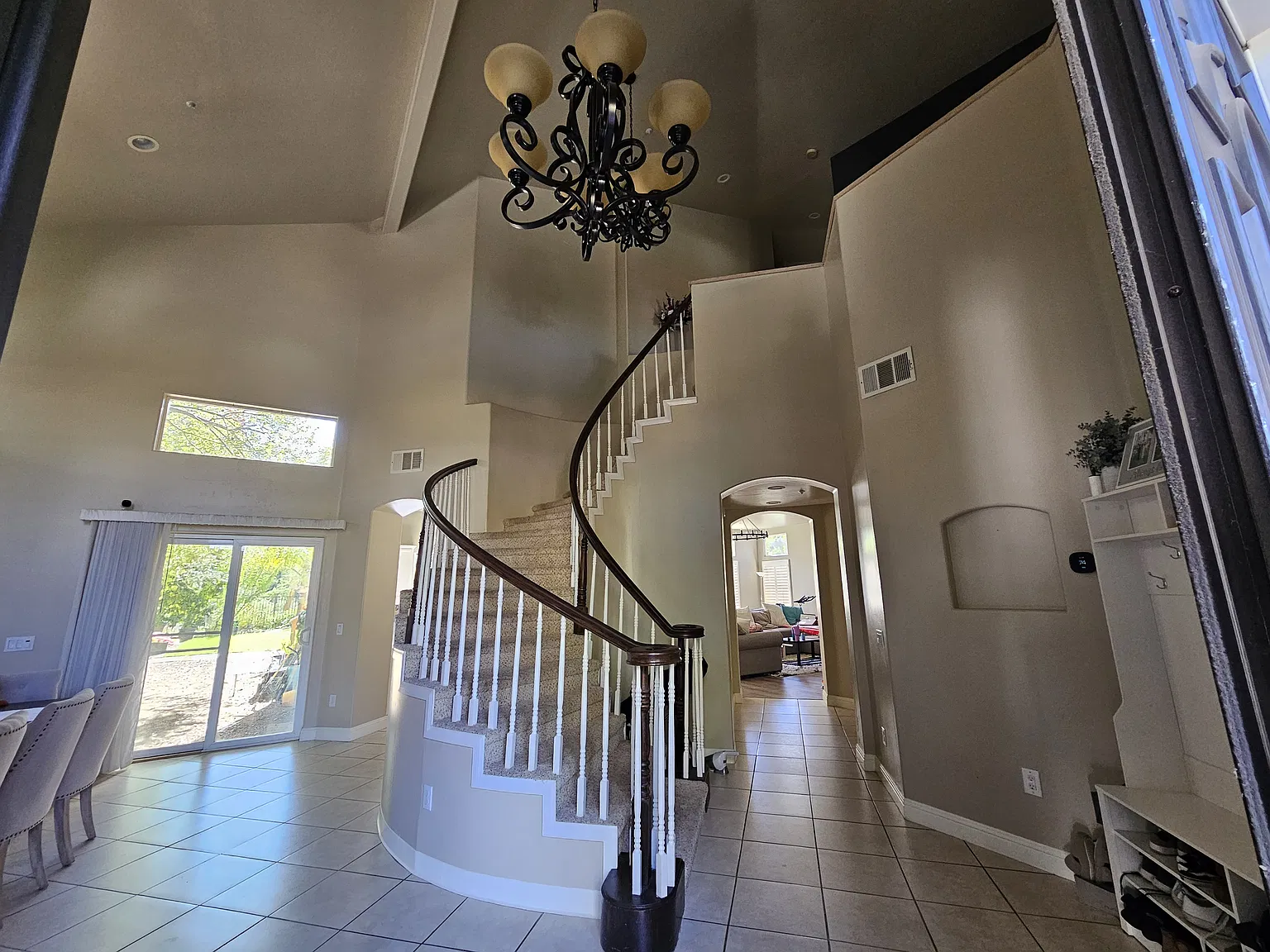 4 bed, 3002 sqft, $4,800 — Photo 3