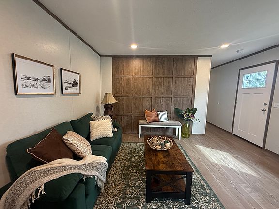 5th image of 13 Hearthside Rd