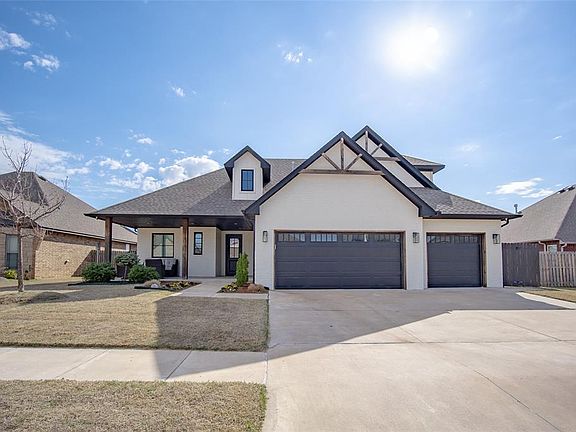 4th image of 2208 Marjorie Ln