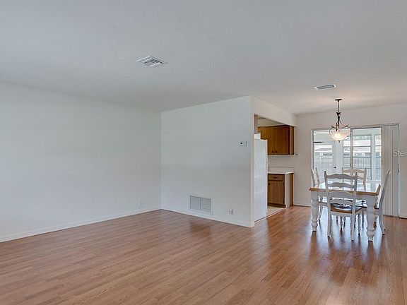 4th image of 4557 Barton Dr