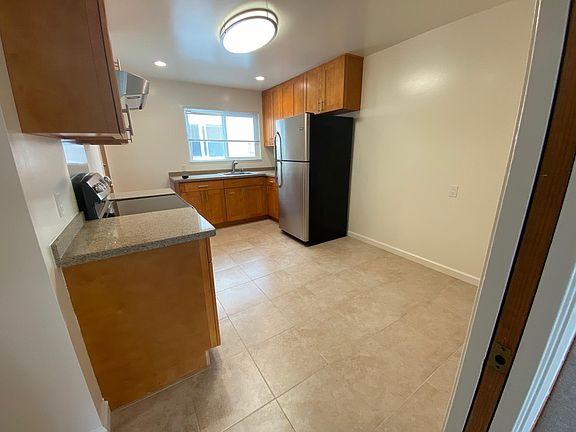 4th image of 1320 20th Ave #4