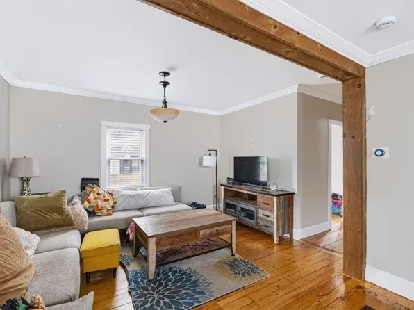 1 Randall St, Salem, MA 01970