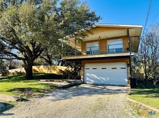 180 Caveside Dr, Canyon Lake, TX 78133