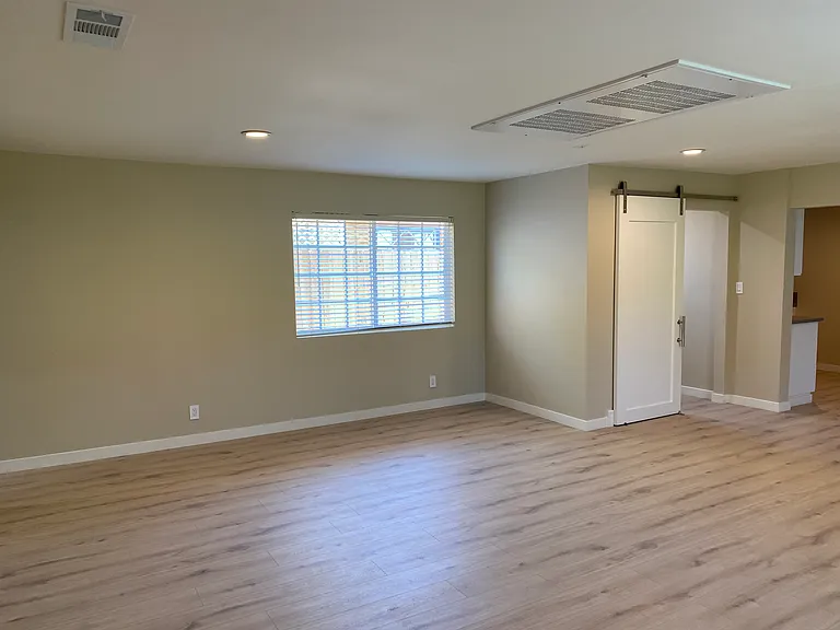 Concealed Laundry / Utility room / Carriage Door Entry