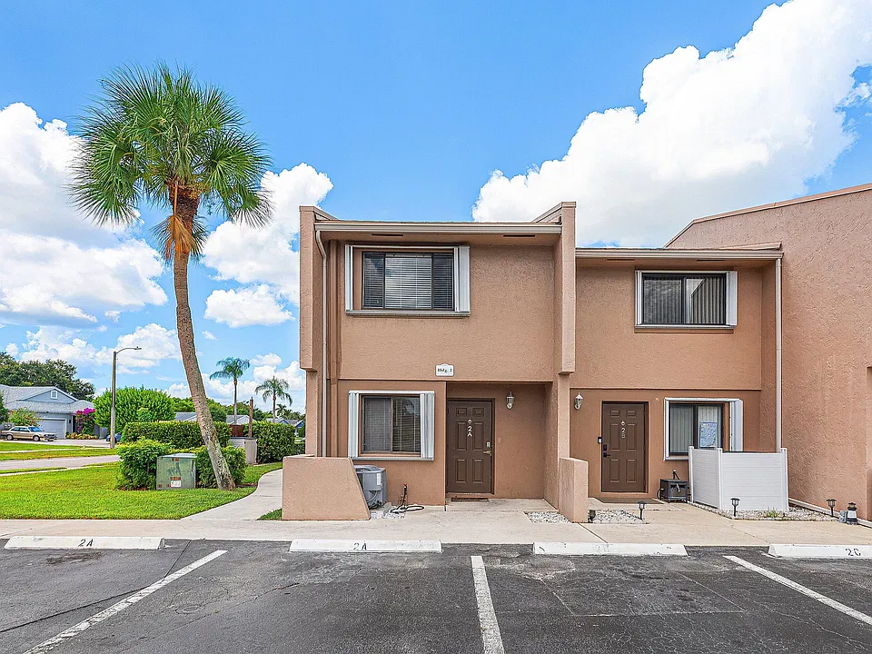 139 Sparrow Dr #2A