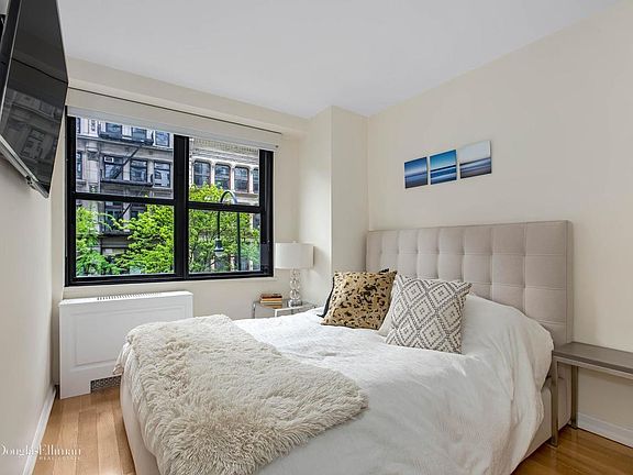 4th image of 7 E 14th St APT 407