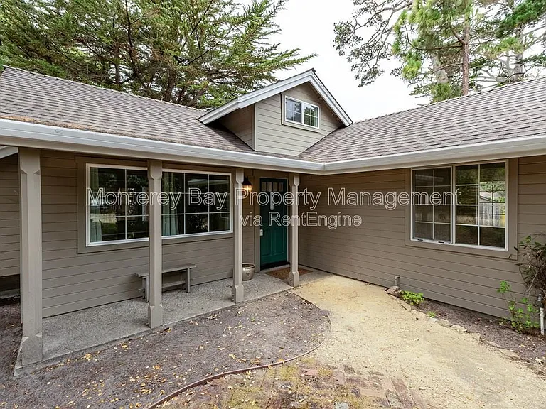 706 Crocker Ave — Photo 2