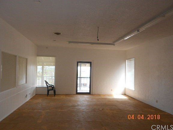 3rd image of 901 S Main St