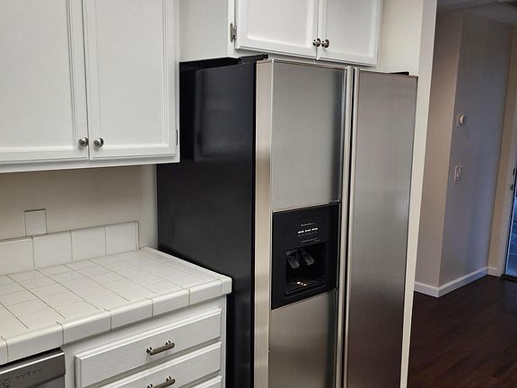 4th image of 6079 Suellen Ct