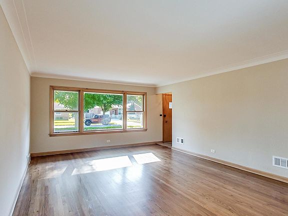 2nd image of 506 S See Gwun Ave