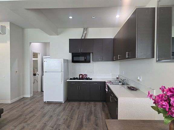 2nd image of 51465 Mariposa Dr #A