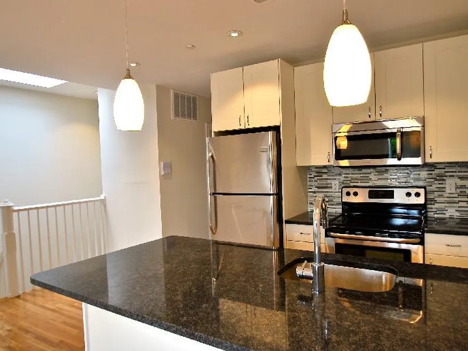 53 Fort Ave