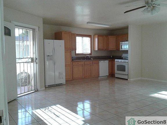 5th image of 3817 Winona Ave
