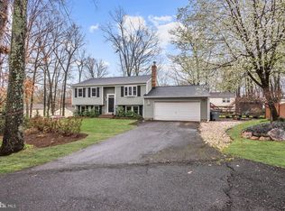 12611 Saylers Creek Ln, Herndon, VA 20170