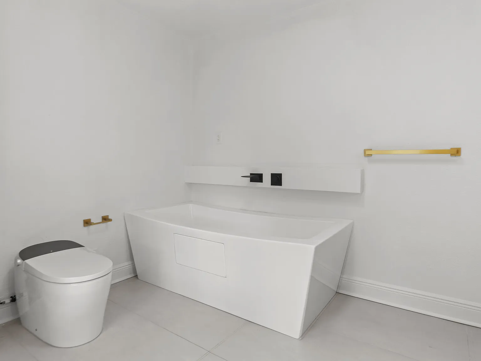 3 bed, 2.5 bath, 2048 sqft, $2,250 — Photo 3
