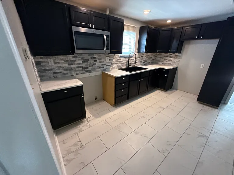 1501 S Prospect Ave — Photo 6