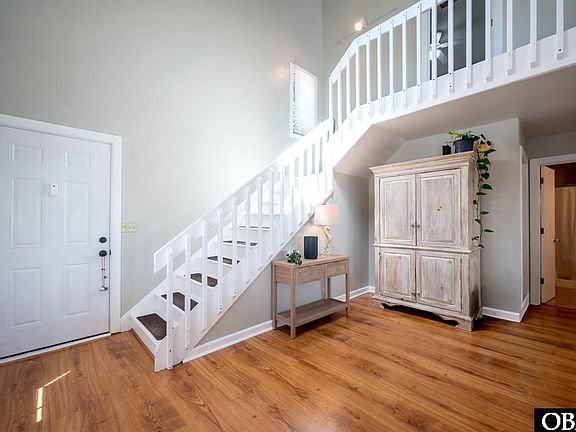 5th image of 212 Huron Ct