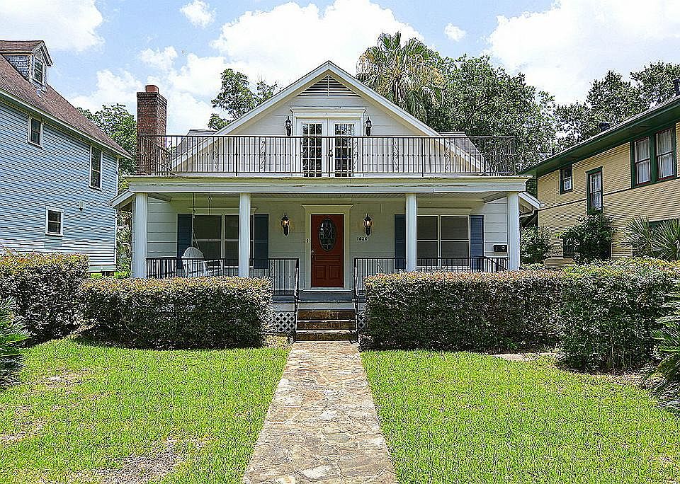 Welcome Home! This house features 2bed/1bath downstairs & 1 bed/1bath upstairs!