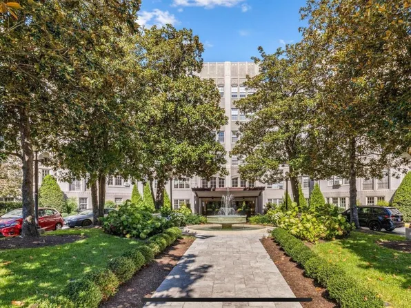 2737 Devonshire Pl NW APT 7, Washington, DC 20008