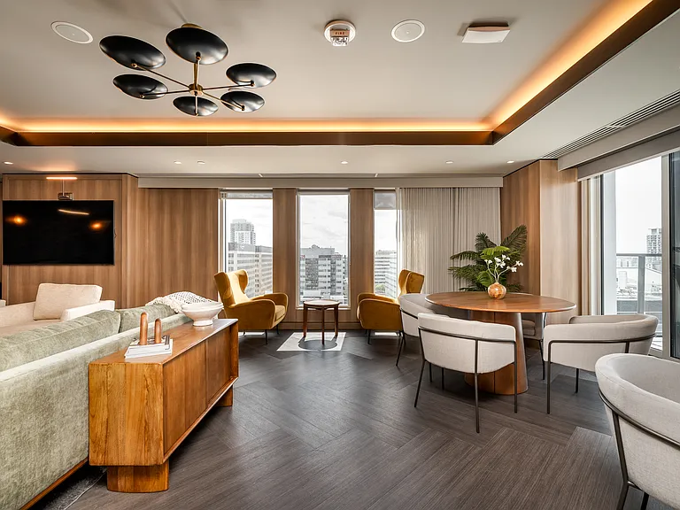 10135 108th St NW — Photo 25